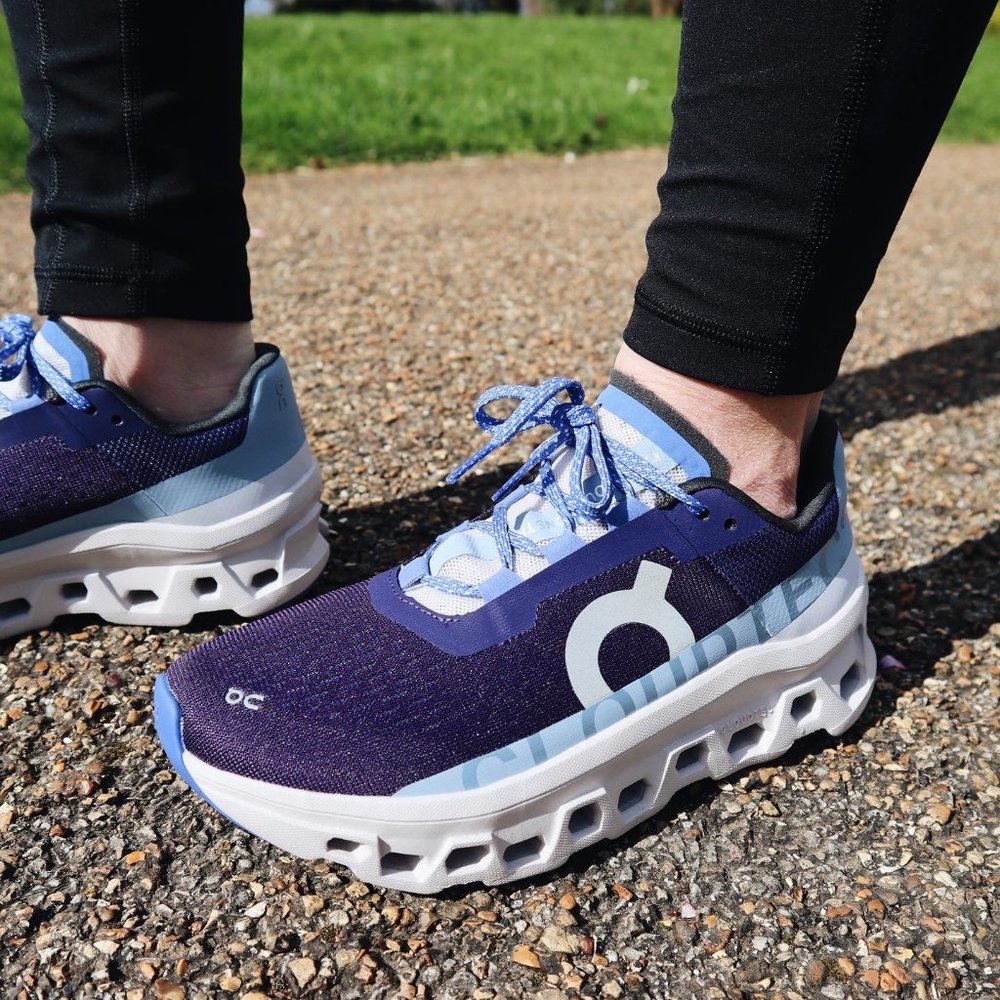 On Cloudmonster Women Size 8 - Acai | Lavender color